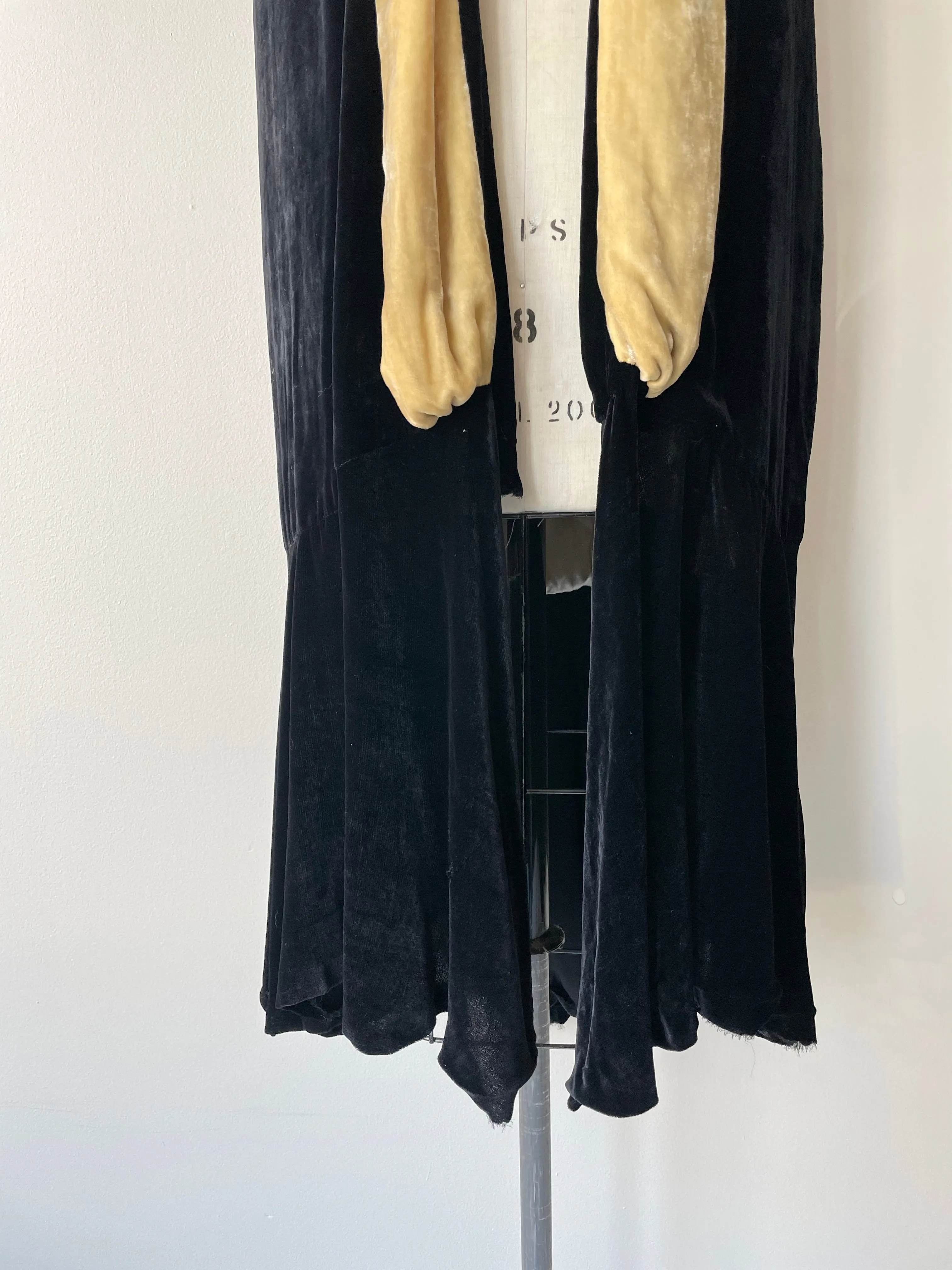 1920s Silk Velvet Opera Cape