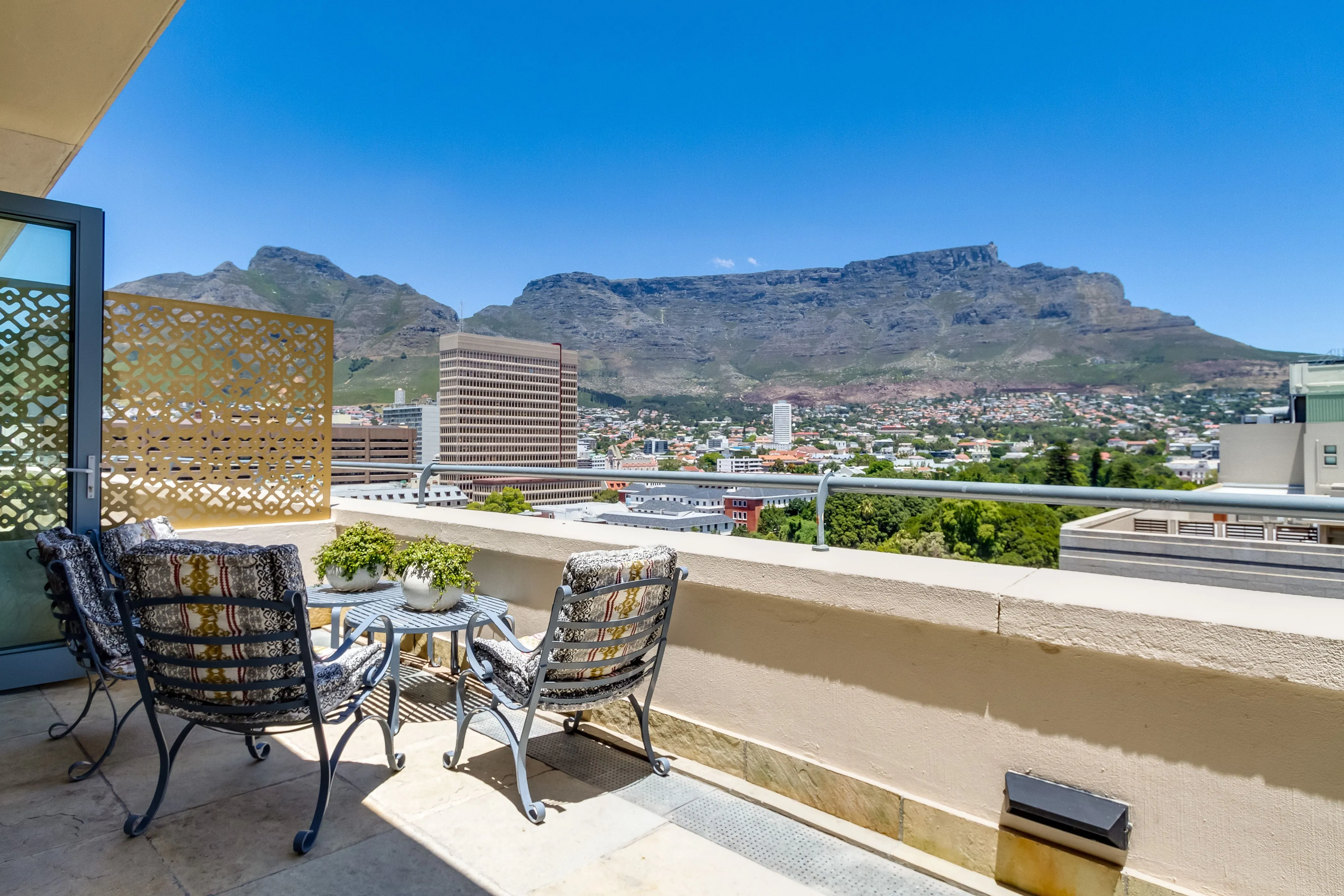 Art Apartment III - Cape Town CBD