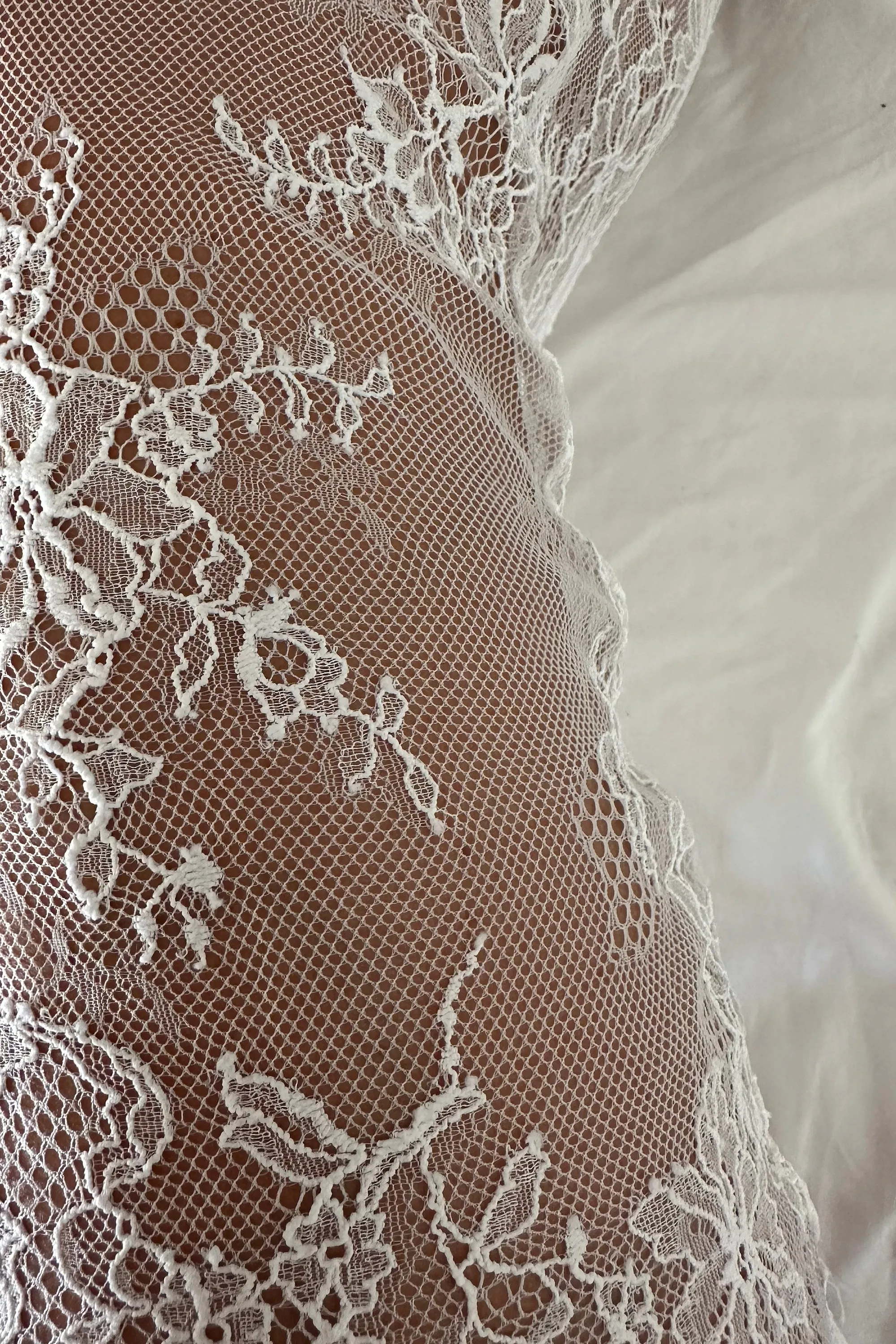 LACE SKIRT