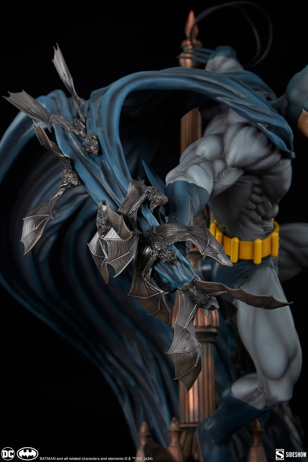 PRE-ORDER: Sideshow Collectibles DC Comics Batman Premium Format Figure