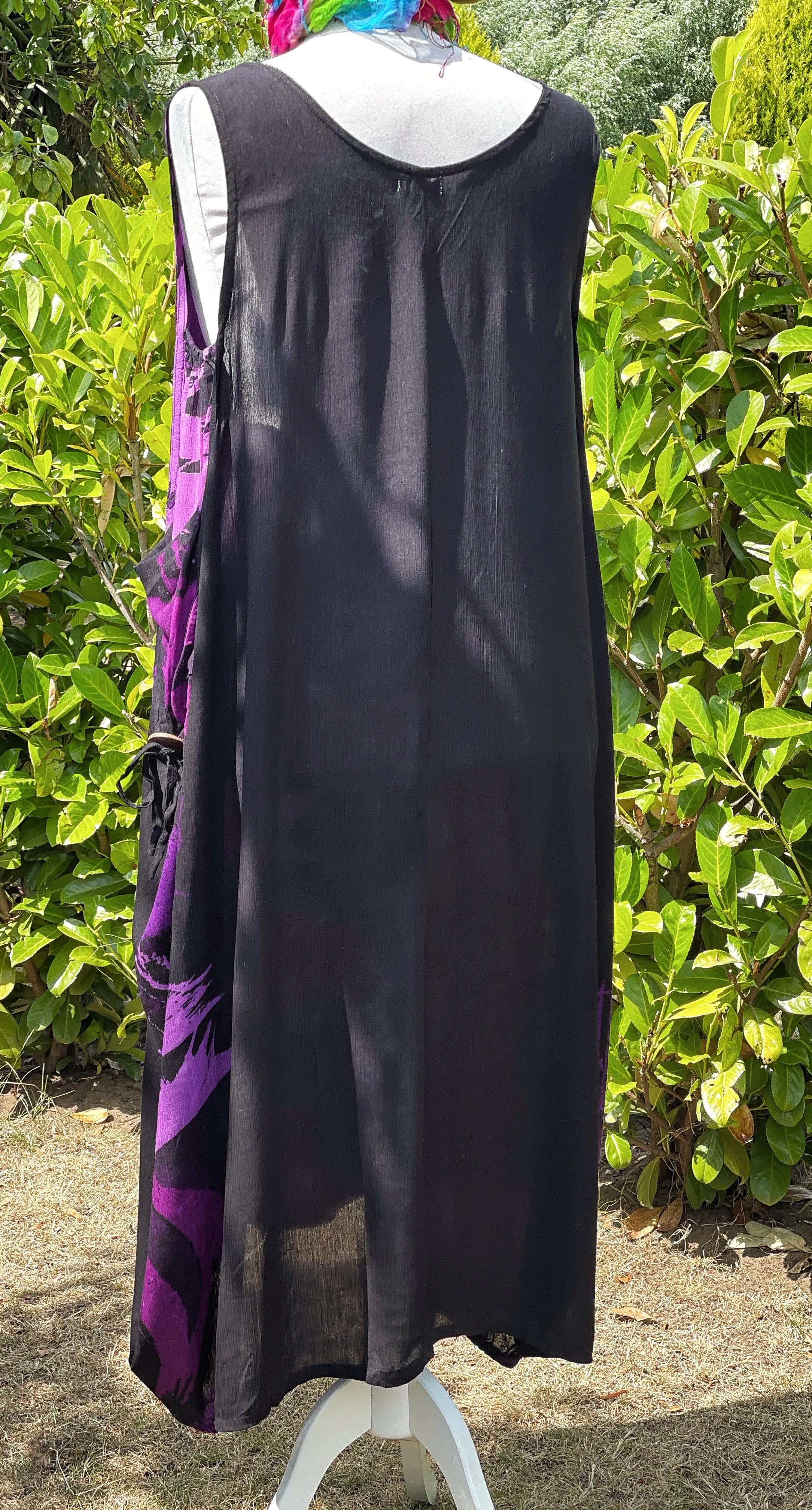 PURPLE TREE INDIE SLEEVELESS DRESS / CURVY (OF)