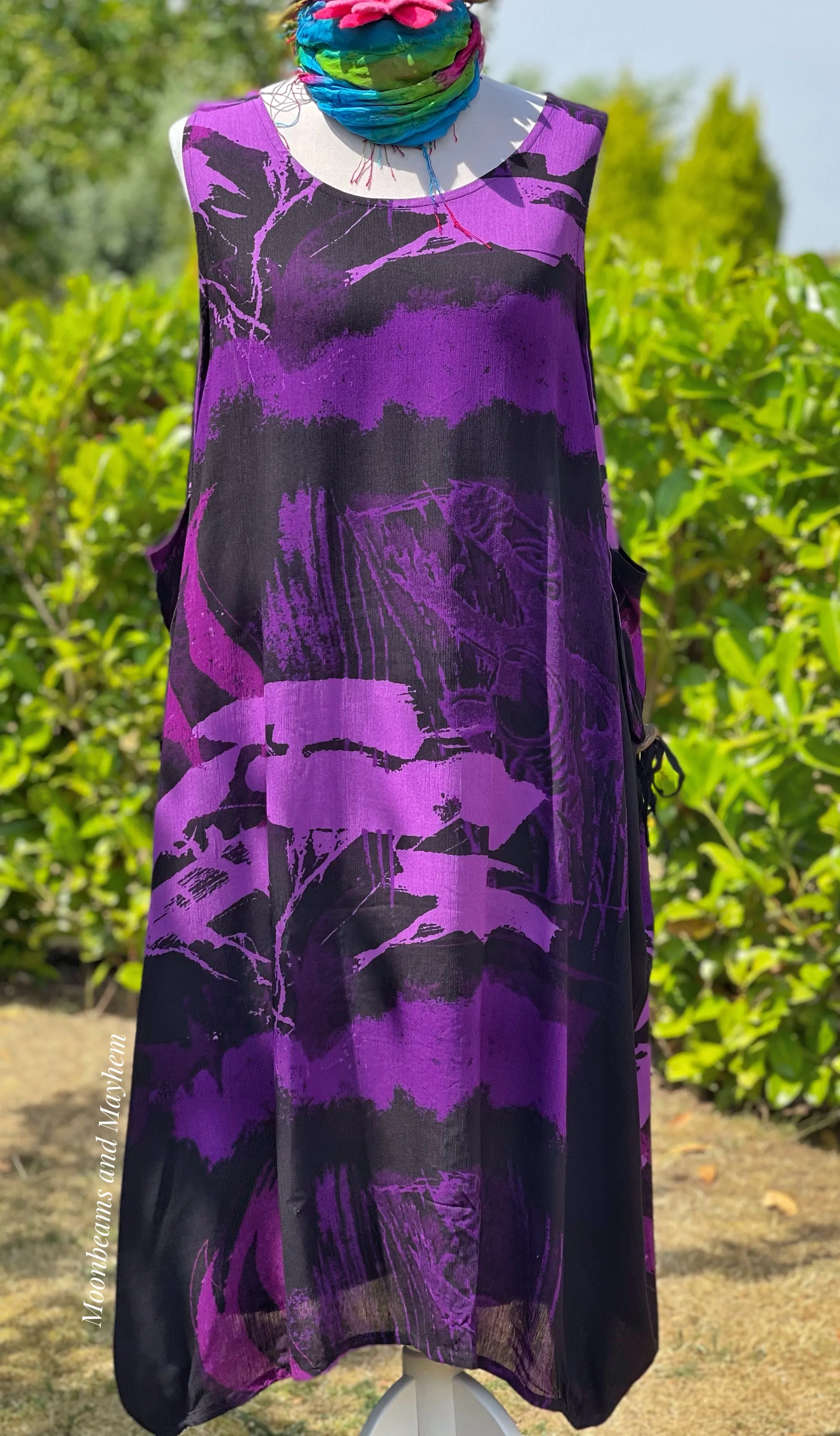 PURPLE TREE INDIE SLEEVELESS DRESS / CURVY (OF)