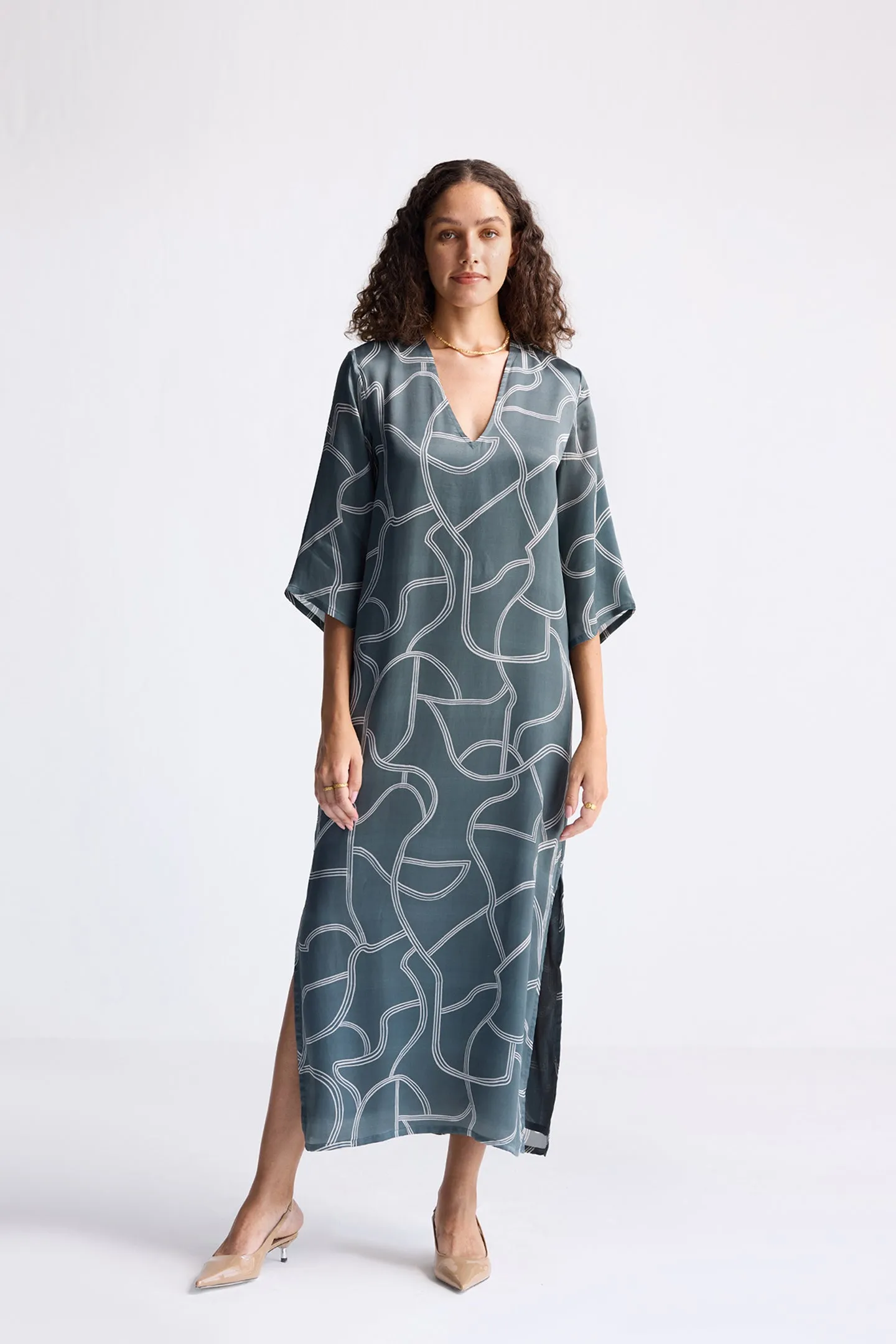 Reistor Maxi Dress with Side Slits in Abstract Stripes | NEW COLLECTION