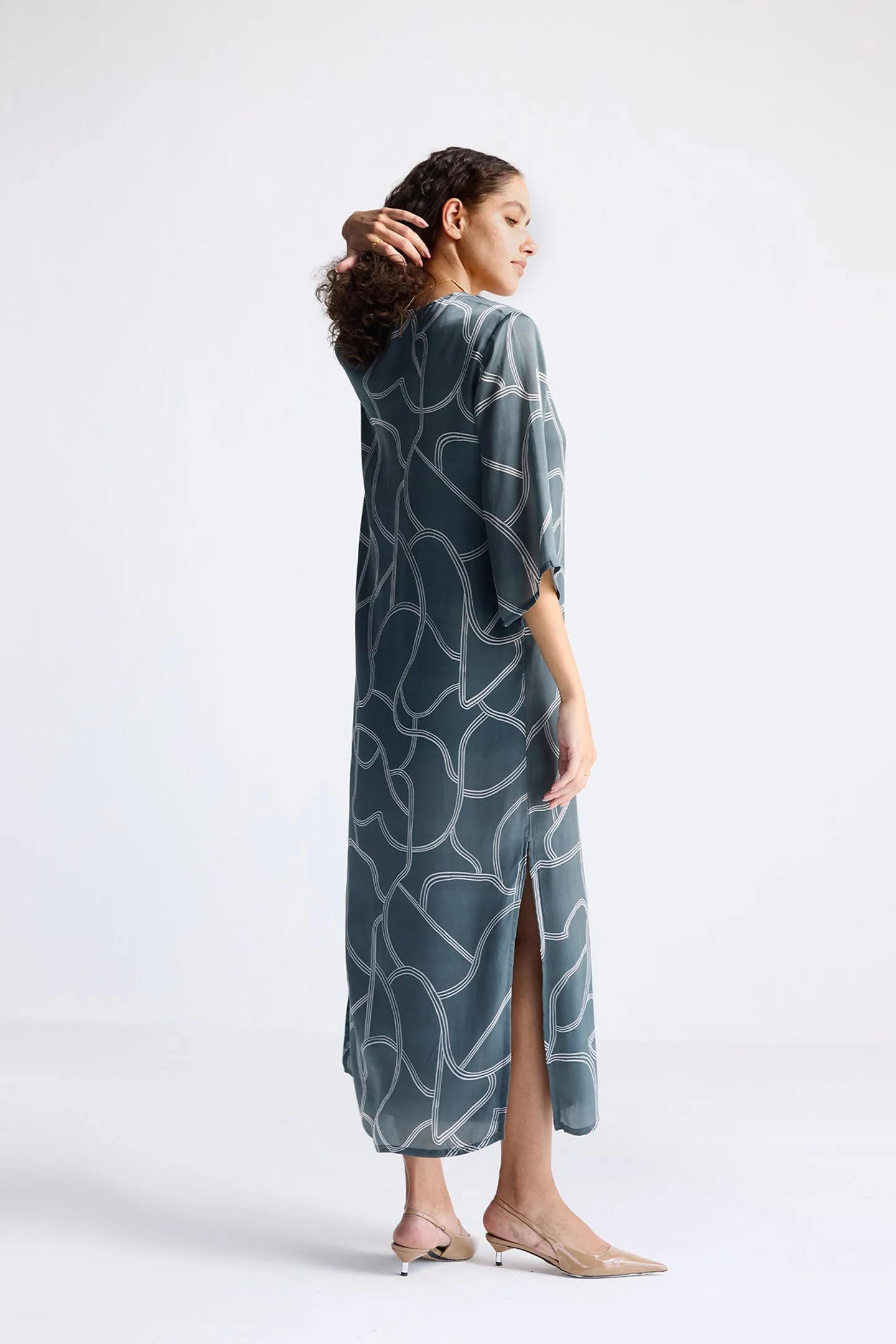 Reistor Maxi Dress with Side Slits in Abstract Stripes | NEW COLLECTION