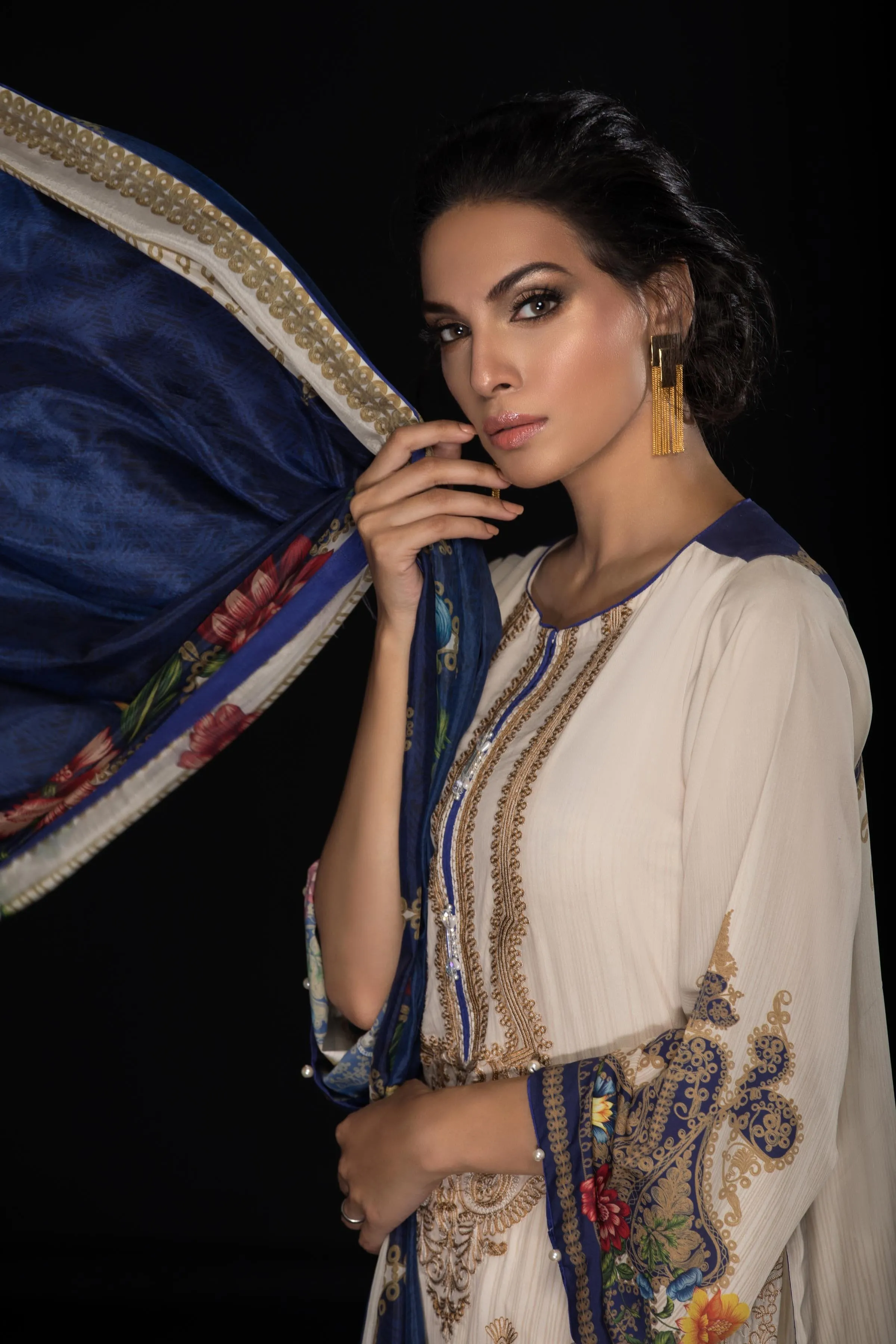 Sapphire Festive 3 Piece Collection 2019 – Gold Shadow