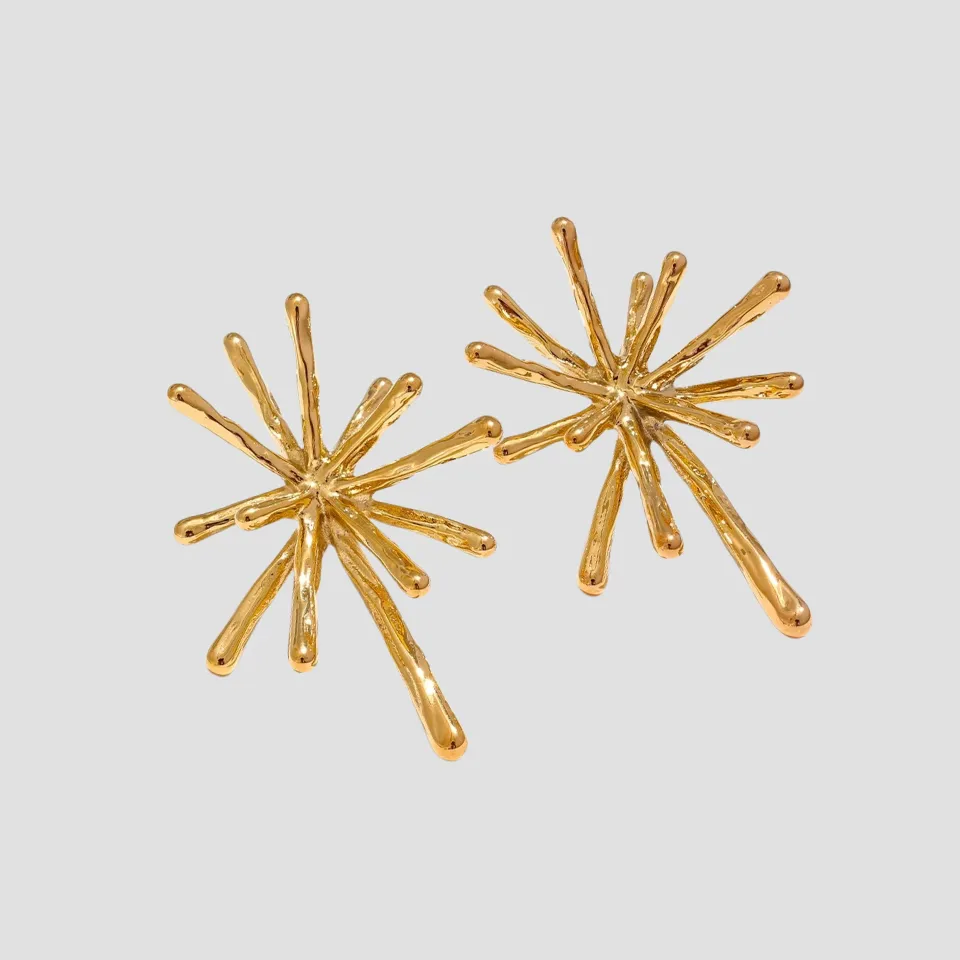 Snowflake 18k Gold Stud Earrings