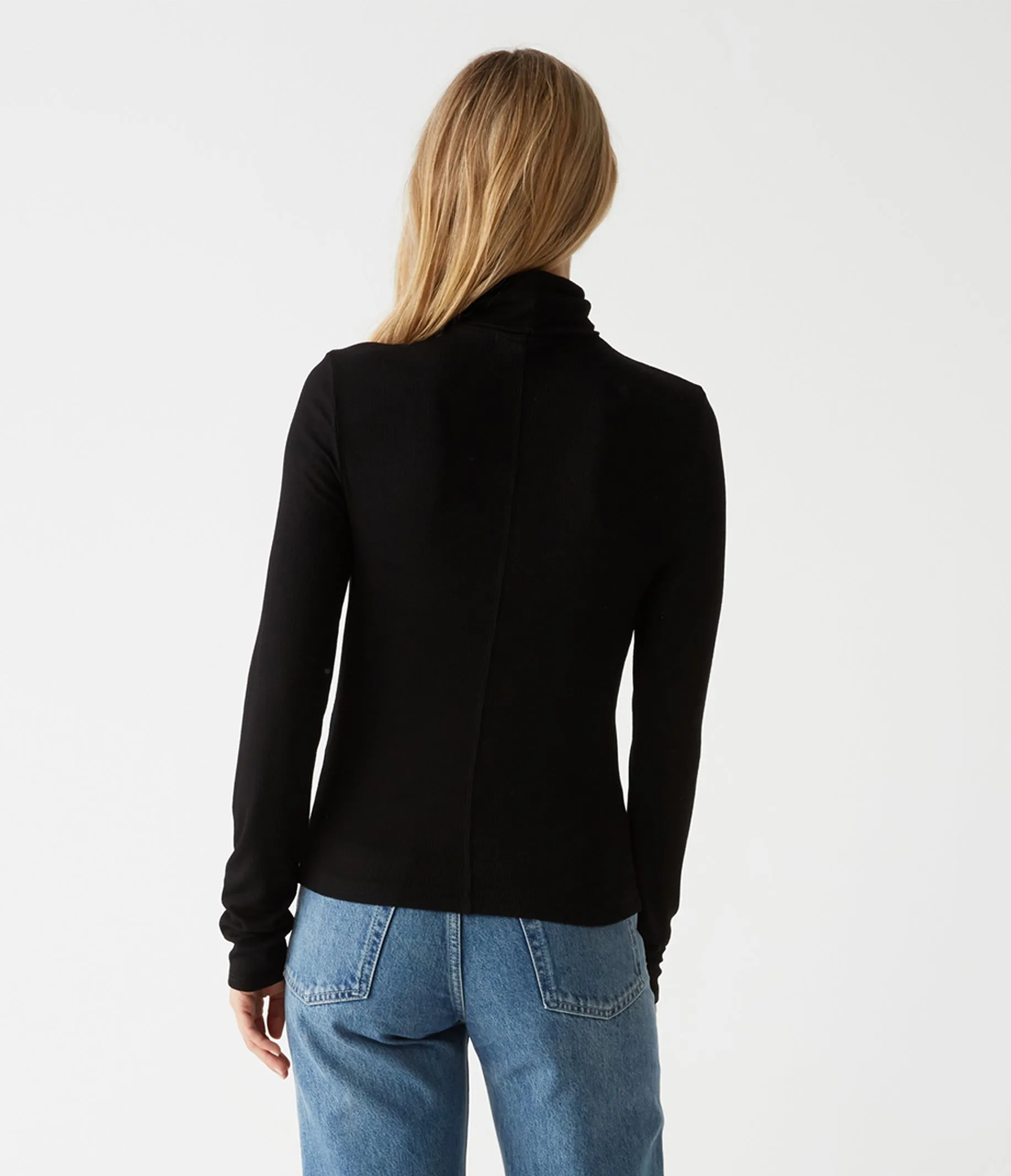 Tara Crop Turtleneck