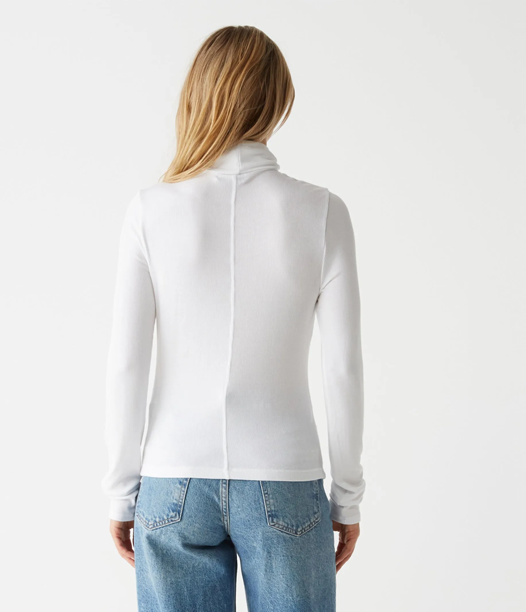 Tara Crop Turtleneck