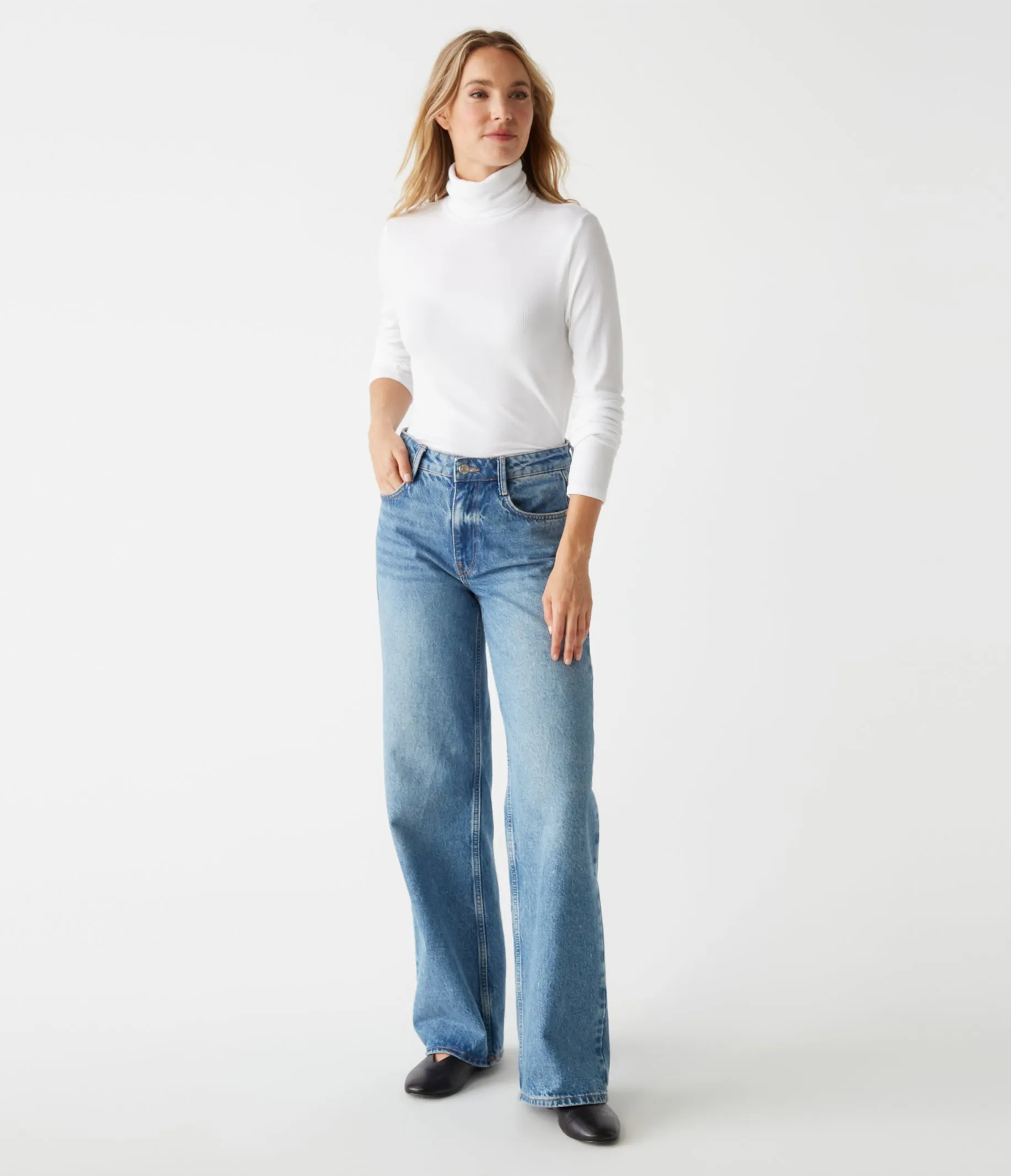 Tara Crop Turtleneck